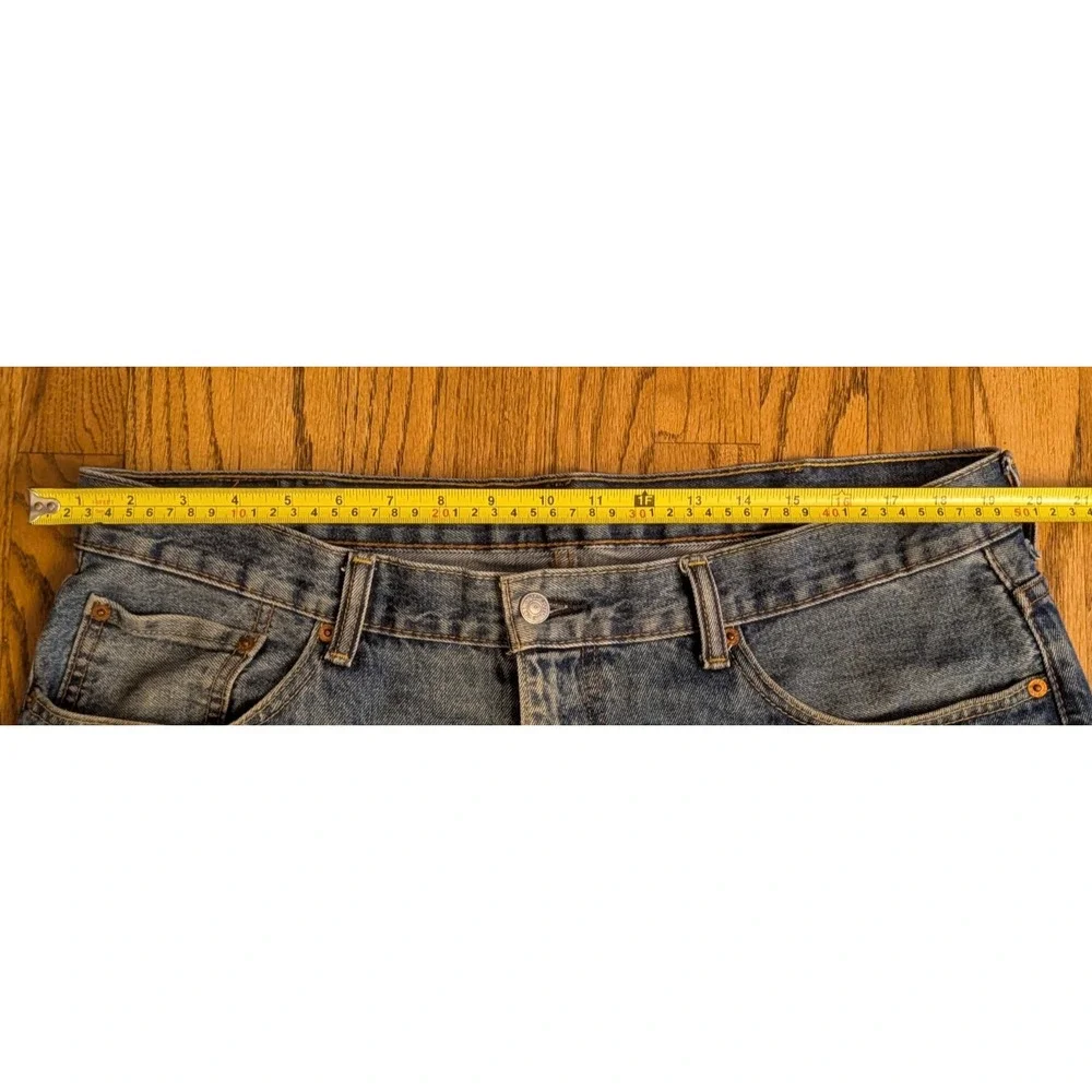 Levi's 550 Mens Jeans 40 x 32 Stonewash Blue Relaxed Fit Tapered Leg 100% Cotton